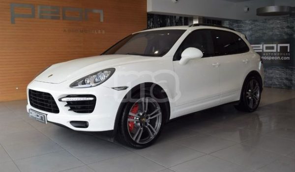 PORSCHE CAYENNE 4. 8 V8 TURBO TIPTRONIC